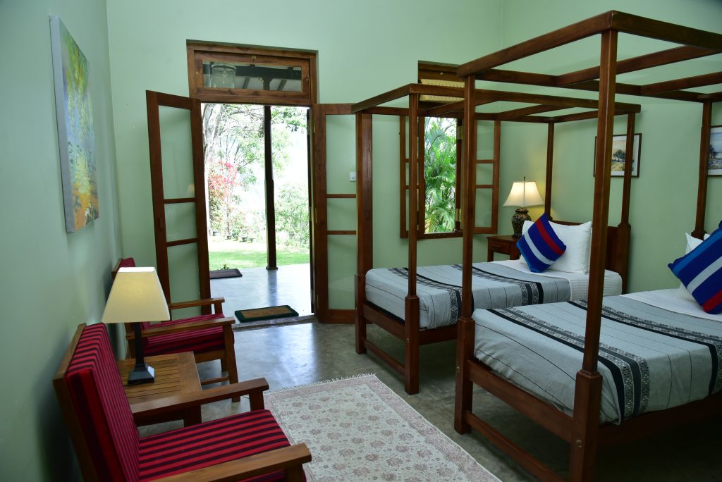 "Falcon" Room in Bungalow