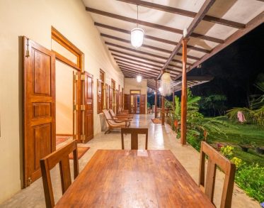 Eagle Rock Bungalow Verandah at Night